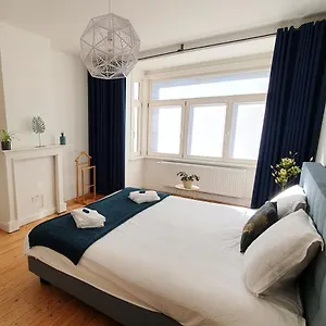 Hébergement de vacances Trendy, Authentieke Woning Met Groot Terras En Tuin, Bruges